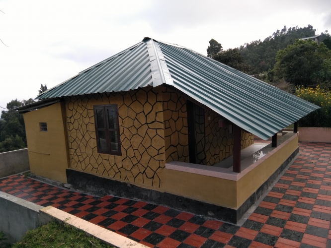 Mud House -Pampadum Shola National Park