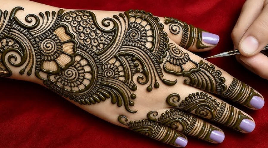 Traditional Mehndi Creations